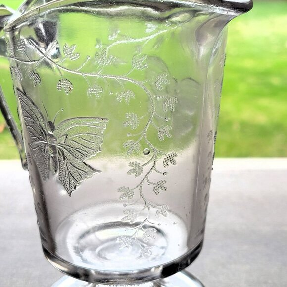 Antique EAPG Footed Creamer & Sugar Set, Bryce Higbee & Co, Butterfly with Spray - Picture 4 of 10